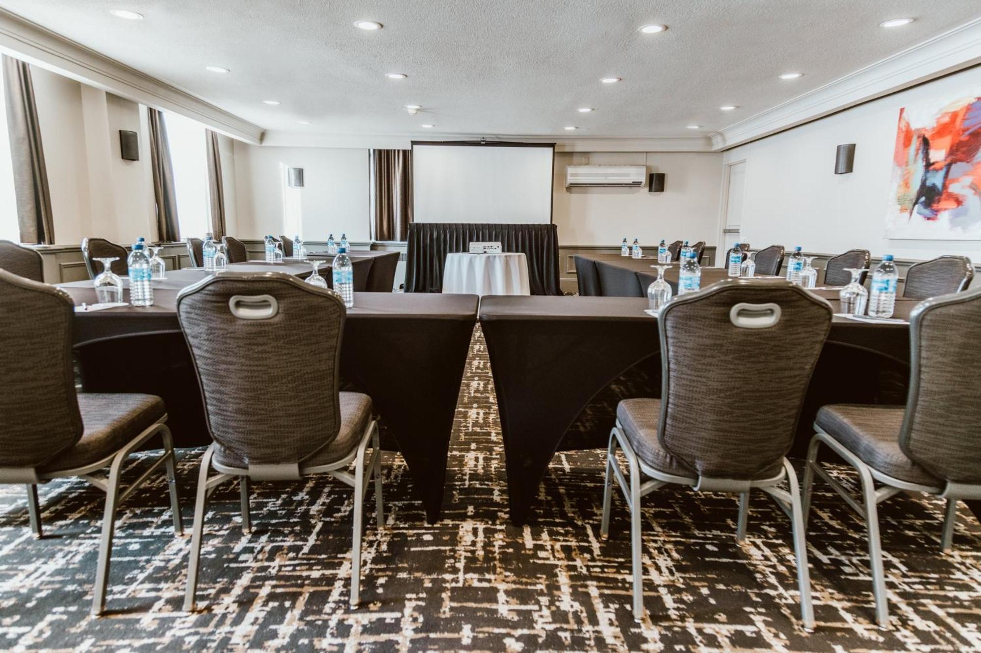 Crowne Plaza Fredericton Lord Beaverbrook By Ihg Exterior photo